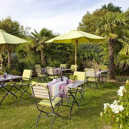 Relais Du Silence Restaurant Les Ormes 5*